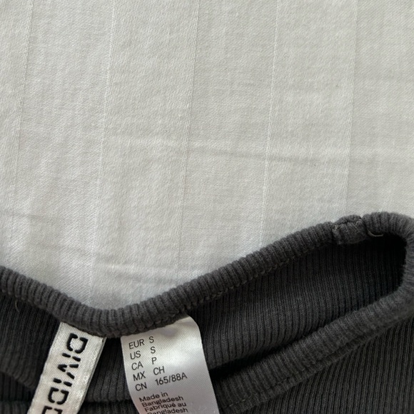 grey H&M top - Picture 2 of 3